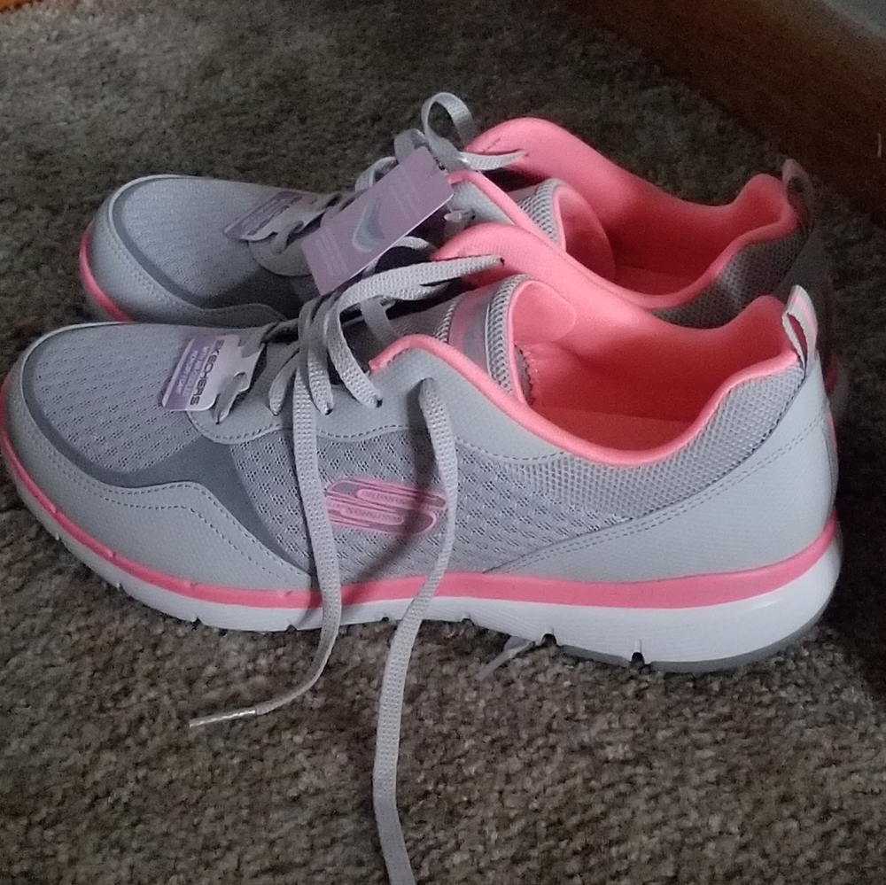 Size(9) EUR (39) Skechers Spring/Summer Sneakers. Pretty Grey & Hot Pink